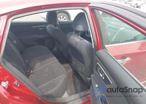 2015 Nissan Altima 2.5 S z USA, uszkodzony, nr VIN 1N4AL3AP3FC154093